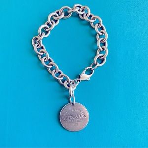 Please Return to Tiffany’s round tag bracelet